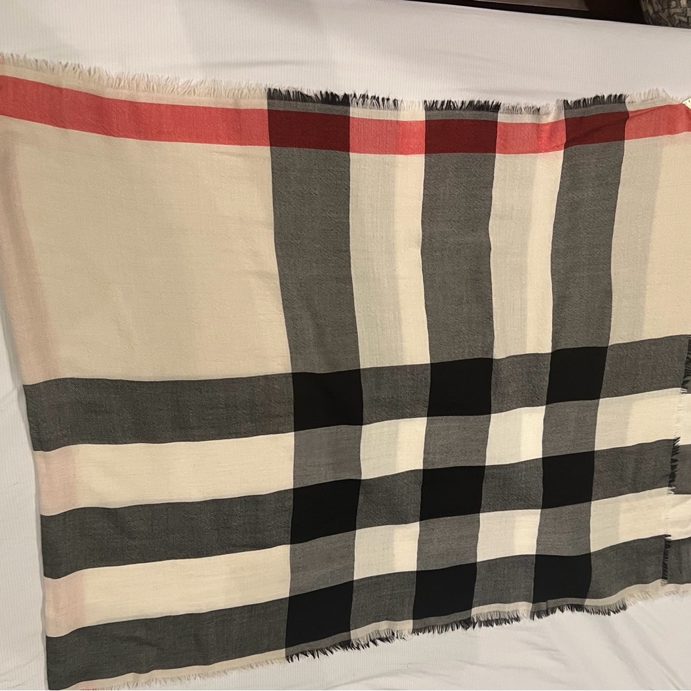 Burberry Classic Tan Black White Red 100% Cashmere Shawl Scarf Wrap